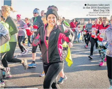  ?? GRAHAM MORETON of Tarleton Photograph­y ?? Runners take part in the 2016 Southport Mad Dog 10k