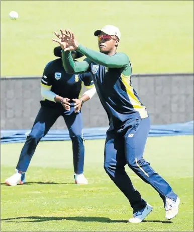  ?? Picture: GALLO IMAGES ?? SAFE HANDS: Mangaliso Mosehle in action during the South African training session at SuperSport Park in Pretoria yesterday