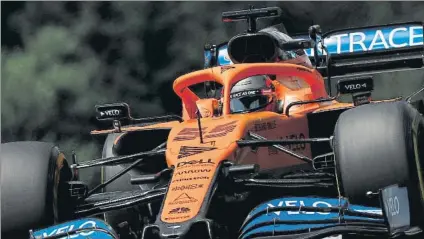  ?? FOTO: AP ?? Carlos Sainz buscará hoy sus primeros puntos de la temporada en el GP de Austria de F1 al volante de su MCL35