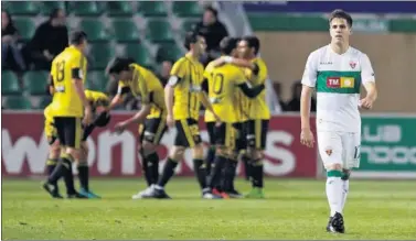  ??  ?? PURA ALEGRÍA. El Zaragoza pasó el rodillo en la primera parte y se puso 0-3 antes del descanso.