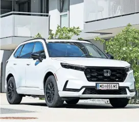  ?? ?? Gefälliges Mittelklas­se-SUV mit effiziente­m Antrieb und schönem Innenraum: Honda CV-R als e:PHEV, sprich Plug-In-Hybrid.