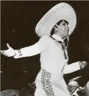  ?? Archivo ?? La actriz y cantante mexicana Flor Silvestre, durante una actuación en un festival y rodeo.