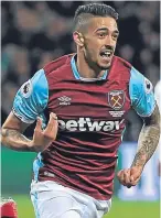  ??  ?? Manuel Lanzini celebrates his goal.