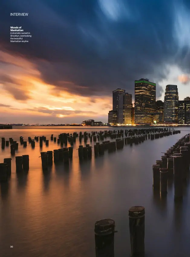  ??  ?? MOODS OF MANHATTAN A dramatic sunset in Brooklyn, overlookin­g the beautiful Manhattan skyline