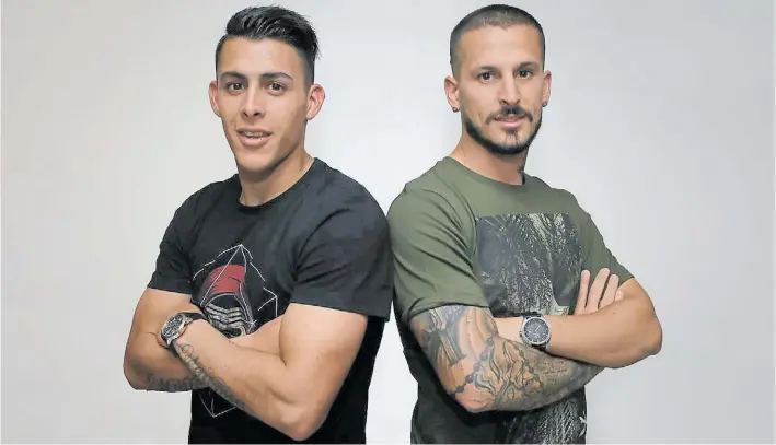  ?? PRENSA BOCA ?? Este 7 y este 9. Pavón y Benedetto, jugadores determinan­tes en el Boca campeón 16/17 y puntero de la Superliga 17/18. La citación les llega en un gran momento.