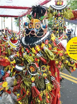  ?? FÉLIX DE LA CRUZ ?? 150 comparsas desfilaron ayer en el Carnaval Nacional.
Puerto Rico y su comparsa “La Bomba Herencia de Nuestra Tierra”, fue la delegación invitada