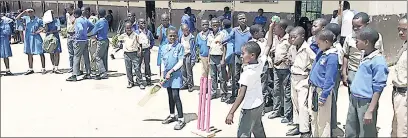  ?? (Courtesy pic) ?? Maliyaduma Primary School junior cricketers during a Criiios session.