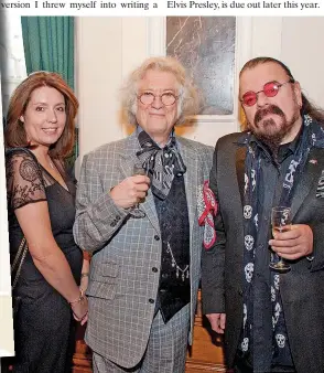  ?? ?? Suzan with husband Noddy Holder and fellow glam rock legend Roy Wood