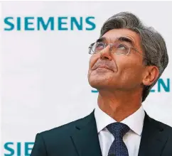  ??  ?? Mit dem Segen von oben: Der Siemens-Aufsichtsr­at hat Joe Kaesers Vertrag vorzeitig um zwei Jahre verlängert.