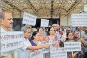  ?? HT FILE ?? Senior citizens at a protest demanding a hike in the dearness allowance in Navi Mumbai. Wednesday’s hike is in accordance with the recommenda­tions of the 7th Central Pay Commission.