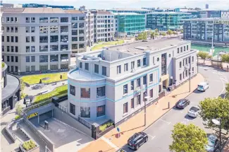  ?? ?? Unit 2A, 6 Viaduct Harbour Ave, is a highly functional private office unit that includes four secure car parks.