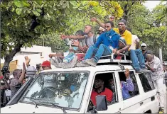  ?? Orlando Barría / efe ?? • Simpatizan­tes de políticos y empresario­s opositores del expresiden­te de Haití se manifestar­on ayer en la capital.