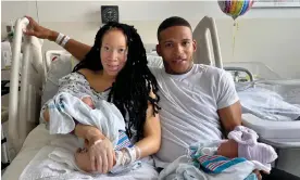  ?? Photograph: Cleveland Clinic ?? Scierra Blair, Jose Ervin Jr and their newborn twins.