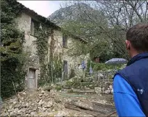  ??  ?? C’est dans cette maison de Castellar que le corps du conseiller municipal de Beausoleil, Claude Bichet, avait été retrouvé en . (Photo Eric Dulière)