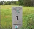  ?? GREGG SLABODA — THE TRENTONIAN ?? The first tee on the closed Miry Run Golf Course in Robbinsvil­le as seen on Saturday, Sept. 2, 2017.