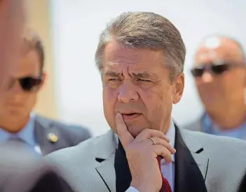  ?? FOTO: DPA ?? Sigmar Gabriel traf sich in Israel mit Regierungs­kritikern – weshalb Premier Netanjahu ihn empört auslud.