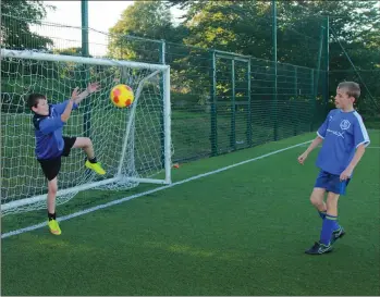  ??  ?? Jamie Pepper and Evan Horan at Sunday’s Sheffield Wednesday Developmen­t Centre training session in Shamrock Rovers’ grounds.