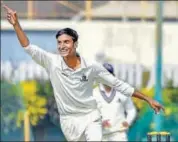  ??  ?? Bengal’s Shahbaz Ahmed had a match haul of 11 against Punjab.
PTI