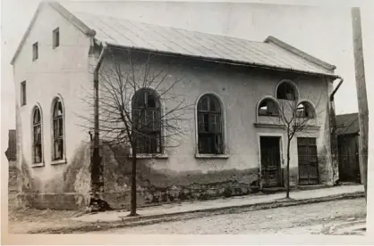  ?? (Switalski Family Collection) ?? DZIKOWER SYNAGOGUE, 1940.