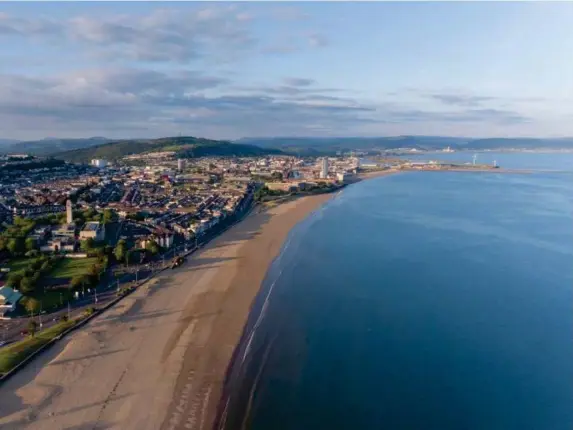  ?? (Getty) ?? An aerial view of Swansea Bay