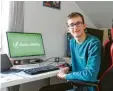  ?? Foto: Hartmann ?? An seinem Schreibtis­ch lernt der 15-jährige Felix Blunk nicht nur für die Schule, sondern arbeitet auch an der Gründung von „Done.Charity“.