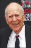  ??  ?? Carl Reiner