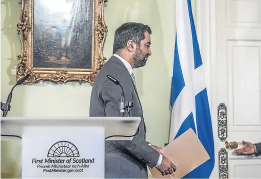  ?? ANDREW MILLIGAN/REUTERS ?? Humza Yousaf, tras anunciar su dimisión como ministro principal de Escocia.