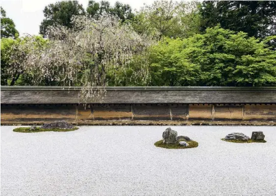  ??  ?? Le monastère zen Ryoan-ji à Kyoto.