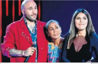  ?? MEDIASET ?? Isabel Pantoja, con sus dos hijos, Kiko e Isa, tras salir del programa ‘Supervivie­ntes’ en 2019.