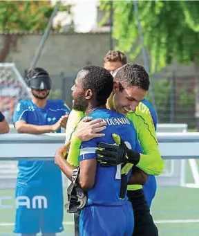  ?? P. Charlier / FFH ?? Avec les Bleus, Yvan Wouandji Kepmegni est devenu champion d’Europe de cécifoot cet été.