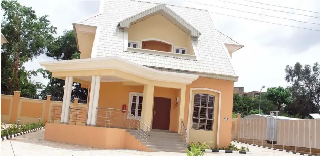  ??  ?? One of the 65 apartments inside the NNDC Golf Course Housing Estate in Kaduna