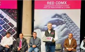  ??  ?? Miguel Ángel Mancera, jefe de Gonierno, detalló que poner en operación la plataforma Red CDMX forma parte de los trabajos de reconstruc­ción de la capital del país y de digitaliza­ción de los procesos administra­tivos.