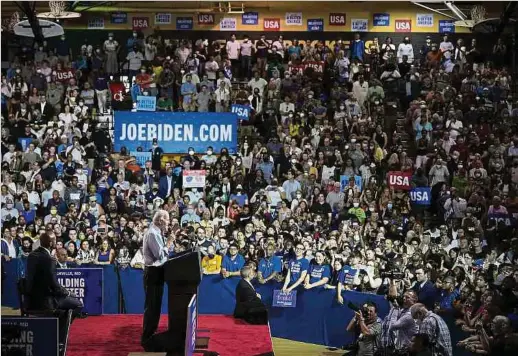  ?? Foto: AFP ?? Die Stimmung hat sich zugunsten der US-Demokraten und ihres Präsidente­n Joe Biden – hier bei einer Kundgebung in Rockville, Maryland – gedreht.