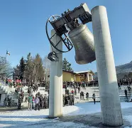  ??  ?? Sul colle La Campana dei Caduti di Rovereto