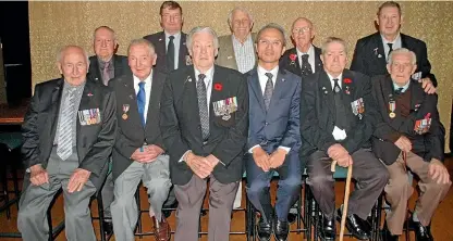  ??  ?? Ambassador Seung-bae Yeo with ex-members of the Korean War Veterans’ Associatio­n.