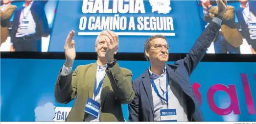  ?? SALVADOR SAS / EFE ?? Alfonso Rueda y Alberto Núñez Feijóo, en la celebració­n del congreso del PP en Galicia.