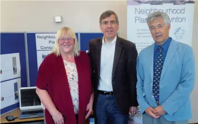  ??  ?? Poynton Neighbourh­ood Plan team Councillor­s Jo and Mike Sewart with MP David Rutley