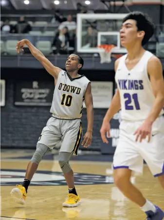  ?? Carlos Avila Gonzalez / The Chronicle ?? Ross Williams watches his successful three-point try, helping O’Dowd past Pleasant Grove, a top team from Utah. Williams hit four other three-pointers and finished with 19 points.