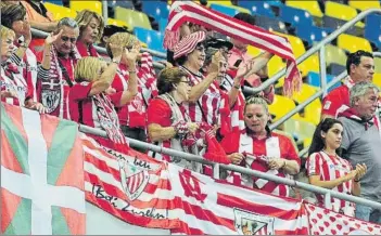  ?? FOTO: JUAN ECHEVERRÍA ?? Incondicio­nales La hinchada rojiblanca se dejó notar en las gradas del National Arena