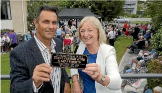  ?? PHOTO: JOHN BISSET/STUFF ?? Chairman Milne Horne and Waitaki MP Jacqui Dean at the opening of the refurbishe­d rest home wing yesterday.