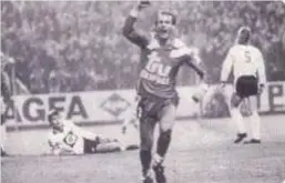  ?? FOTO RR ?? 7 november 1987: Jan Poortvliet scoort het eerste doelpunt.