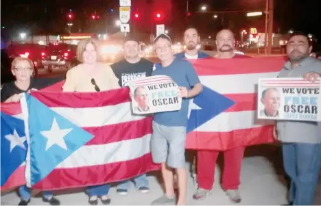  ?? CORTESÍA ?? Boricuas de Orlando se lanzaron a la calle para celebrar la clemencia que Barack Obama concedió al preso puertorriq­ueño Oscar López Rivera.