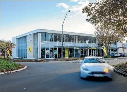  ?? PHOTO: WARWICK SMITH/FAIRFAX NZ ?? The silver-star winning AA building was the first project Isles Constructi­on entered in the Commercial Project Awards.