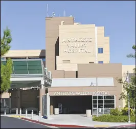  ?? VALLEY PRESS FILES ?? Antelope Valley Hospital welcomed back visitors on Monday after COVID-19 infections reached a new low. Visitors are allowed to see patients between noon and 8 p.m. Monday through Sunday, as long as they follow new visitation guidelines.