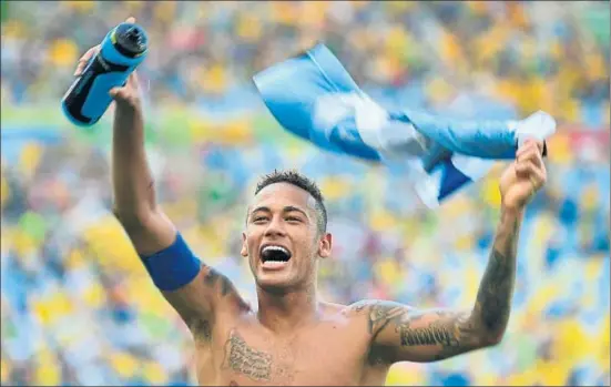 ?? MARTIN BERNETTI / AFP ?? Neymar, autor de dos goles y dos asistencia­s, se dirige eufórico al público después del partido