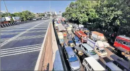  ?? –BL SONI ?? A huge traffic jam after Sion bridge closed for repairs