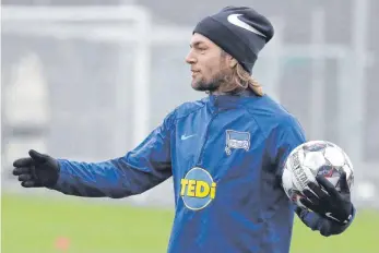  ?? FOTO: IMAGO ?? Vom Nebel in Berlin nach La Manga mit dem VfB: Stuttgarts Neuzugang Alexander Esswein.