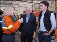  ?? THE CANADIAN PRESS JACQUES BOISSINOT ?? Helene Laroche, operation director AP60 technology centre, speaks to Prime Minister Justin Trudeau during a visit of the Rio Tinto AP60 aluminum plant Monday in Saguenay, Que.