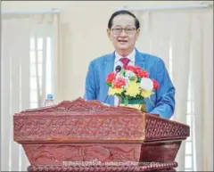  ?? BTB ADMIN ?? Interior ministry secretary of state Sok Phal addresses a meeting in Battambang province on December 20.