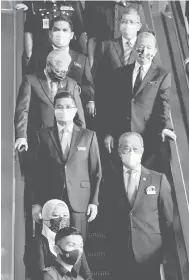  ?? — Gambar Bernma ?? UNTUK RAKYAT: Muhyiddin tiba Majlis Amanat Perdana Setahun Malaysia Prihatin di Pusat Konvensyen Antarabang­sa Putrajaya semalam.
